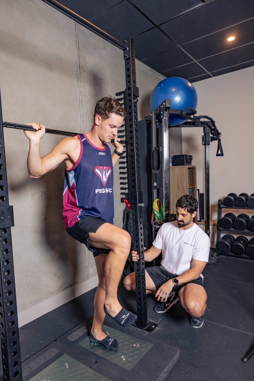 Active knee rehabilitation with an Enhance physiotherapist